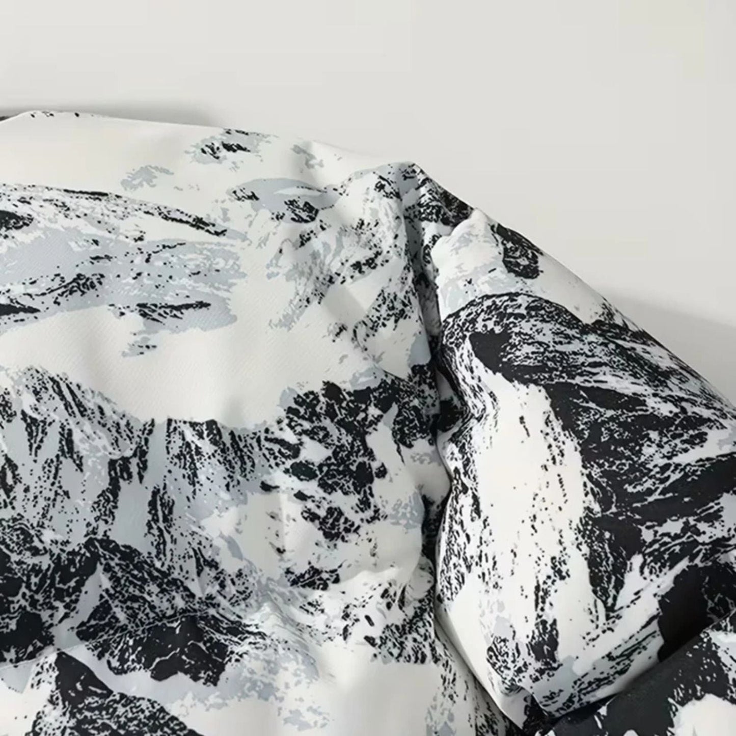 Mountain Print Puffer Jacket | Zyphhra