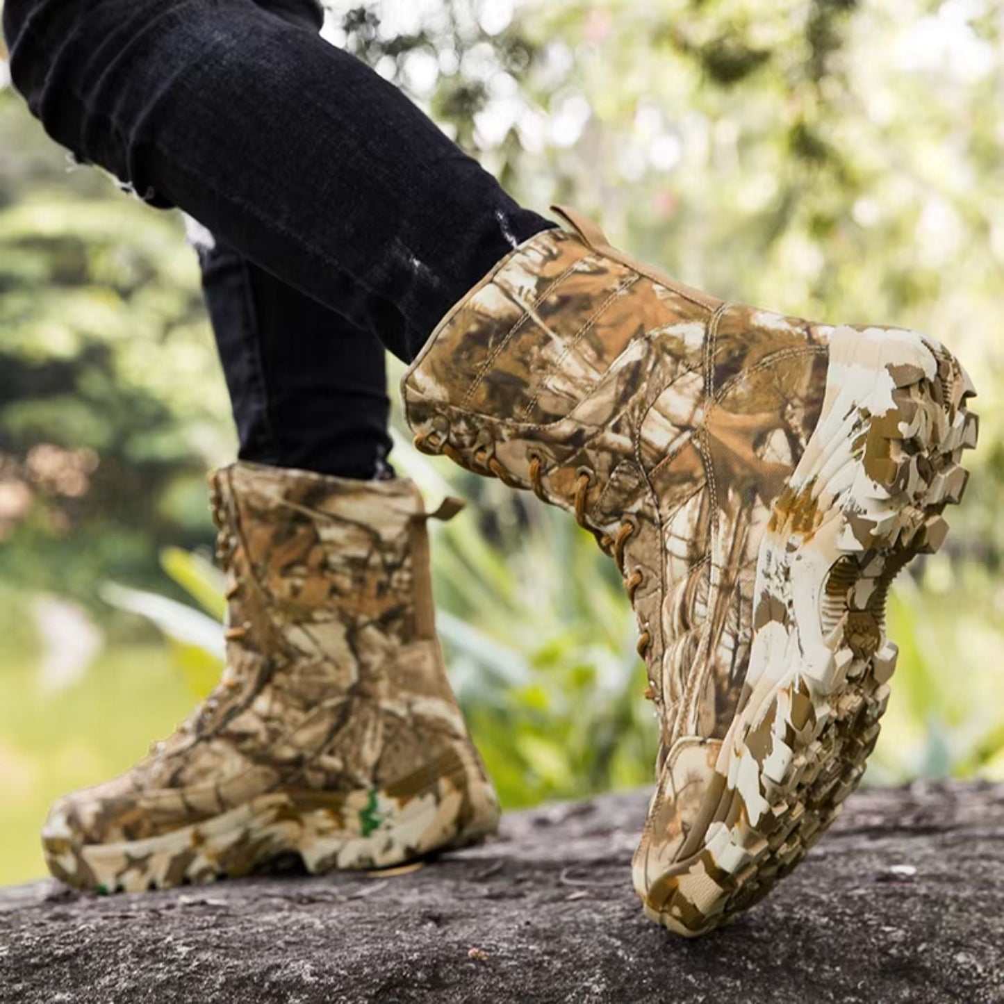 Insulated Camo Hunting Boots | Zyphhra
