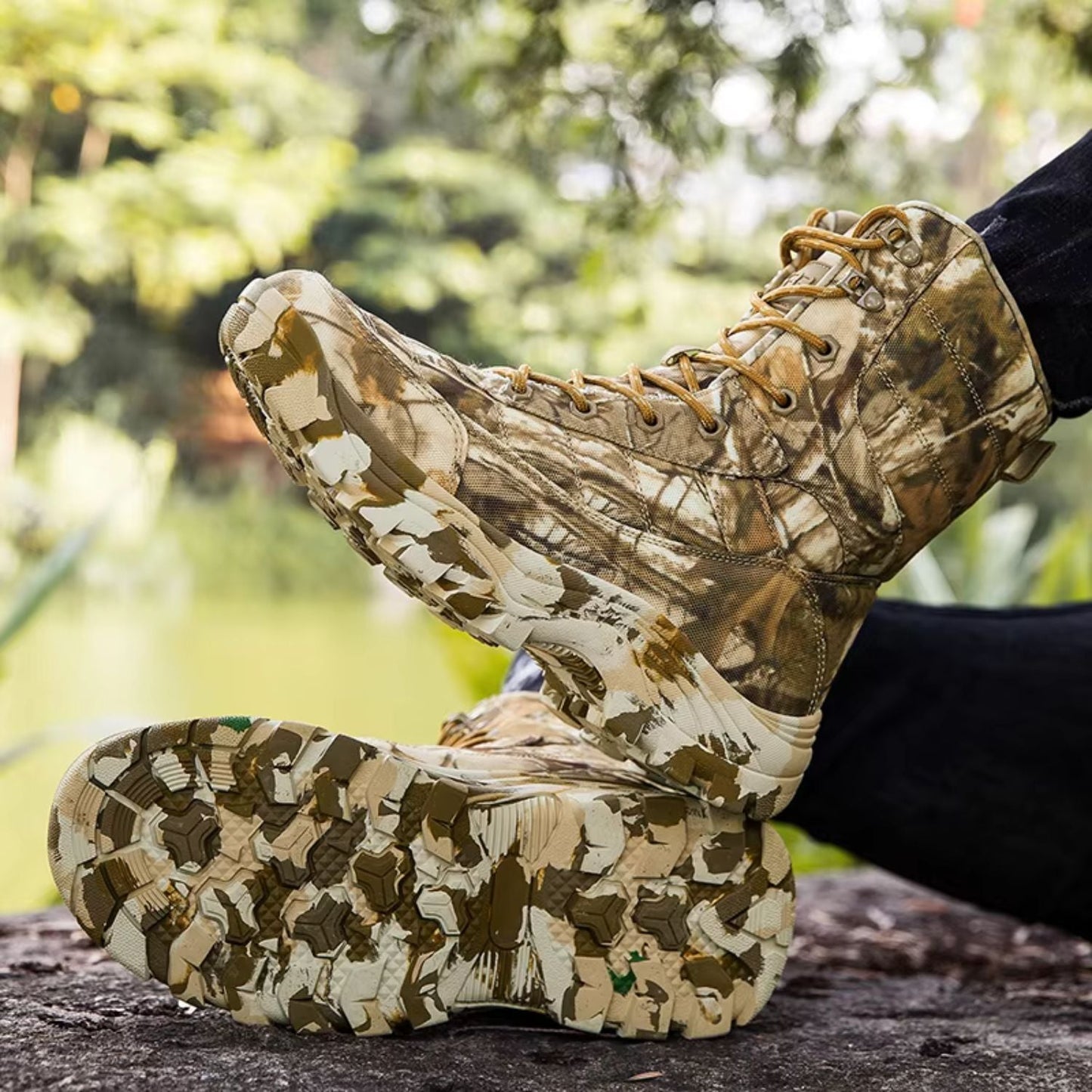 Insulated Camo Hunting Boots | Zyphhra