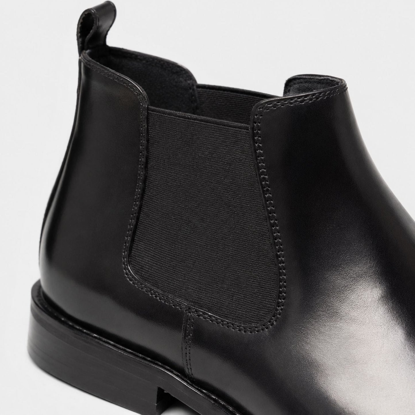 Refined Leather Chelsea Boots | Zyphhra